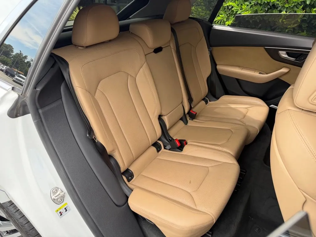 Audi Q8 photo 40