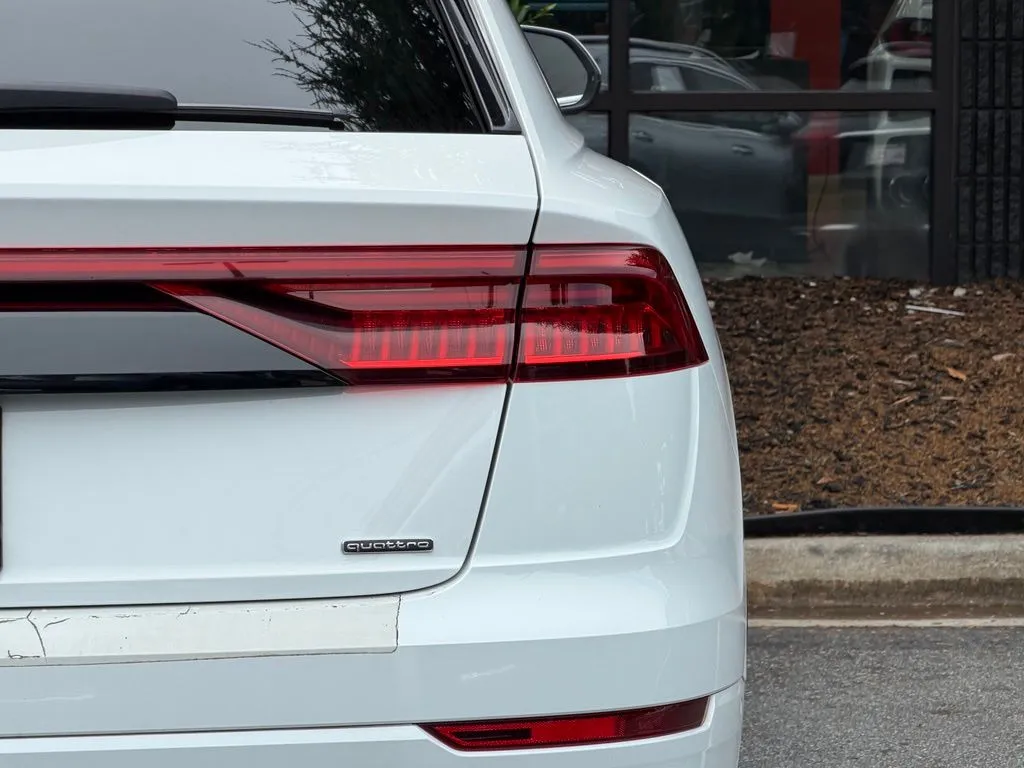 Audi Q8 photo 16