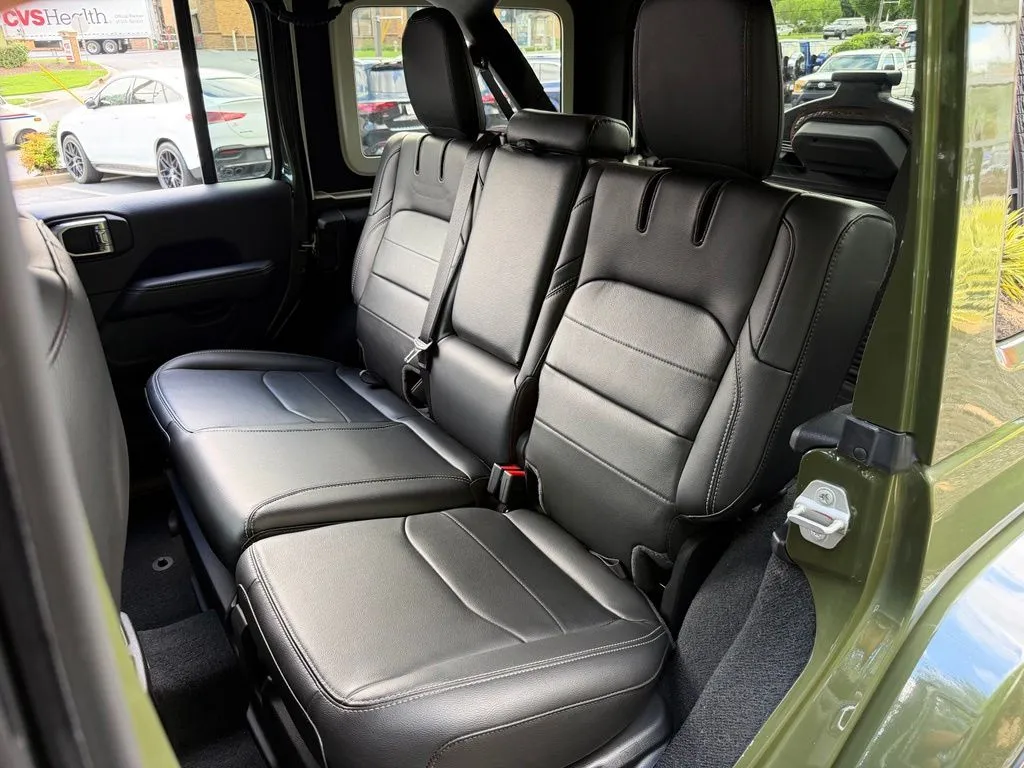 Jeep Wrangler photo 31