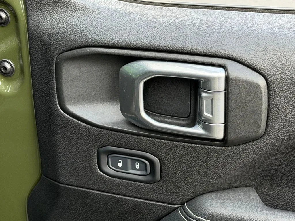 Jeep Wrangler photo 36