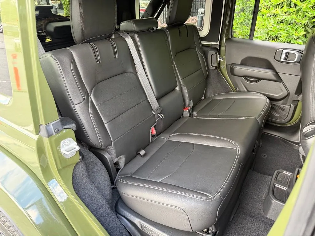 Jeep Wrangler photo 38