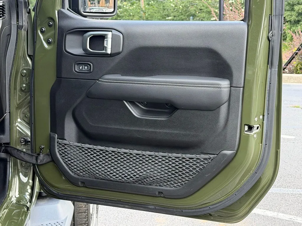 Jeep Wrangler photo 35