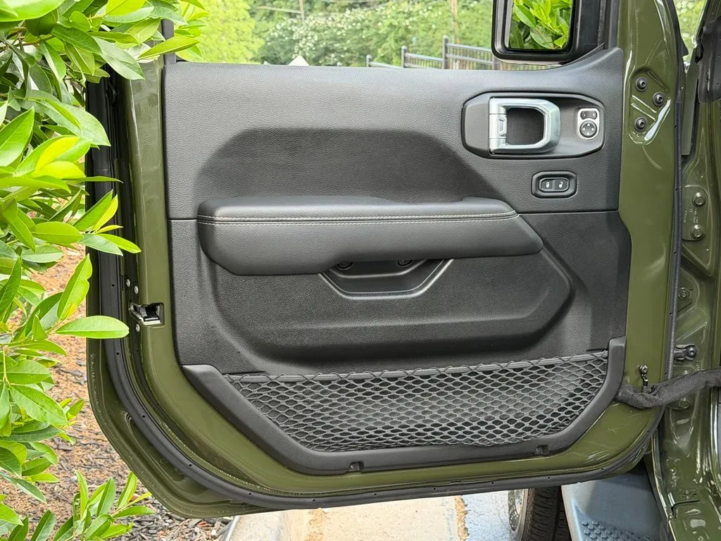 Jeep Wrangler photo 28