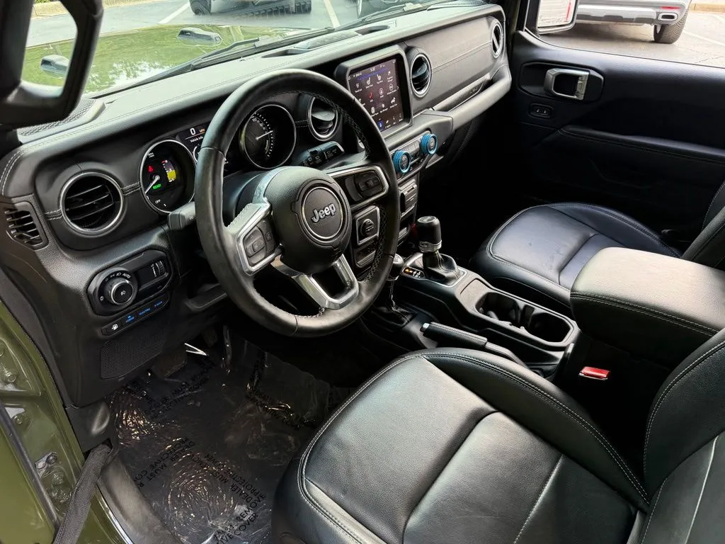 Jeep Wrangler photo 24