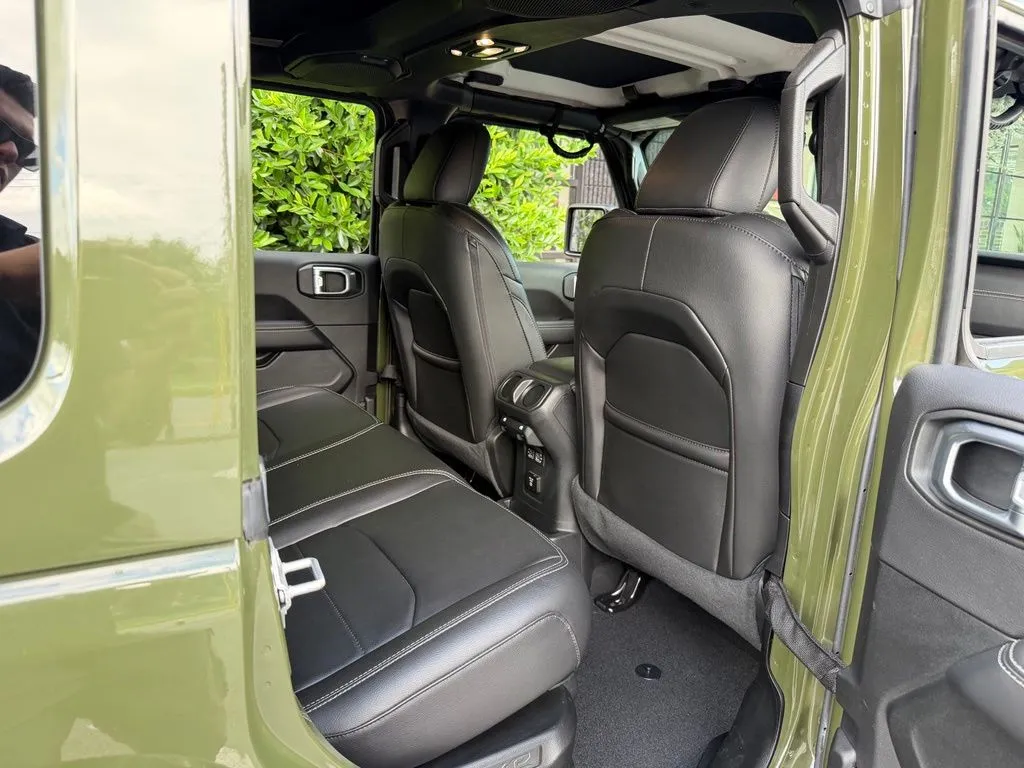 Jeep Wrangler photo 37