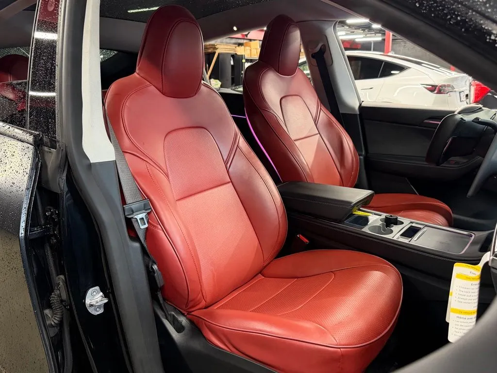 Tesla Model Y photo 33