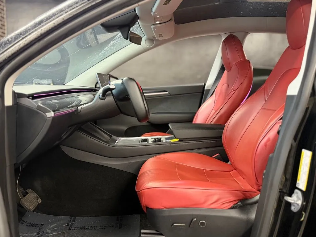 Tesla Model Y photo 24
