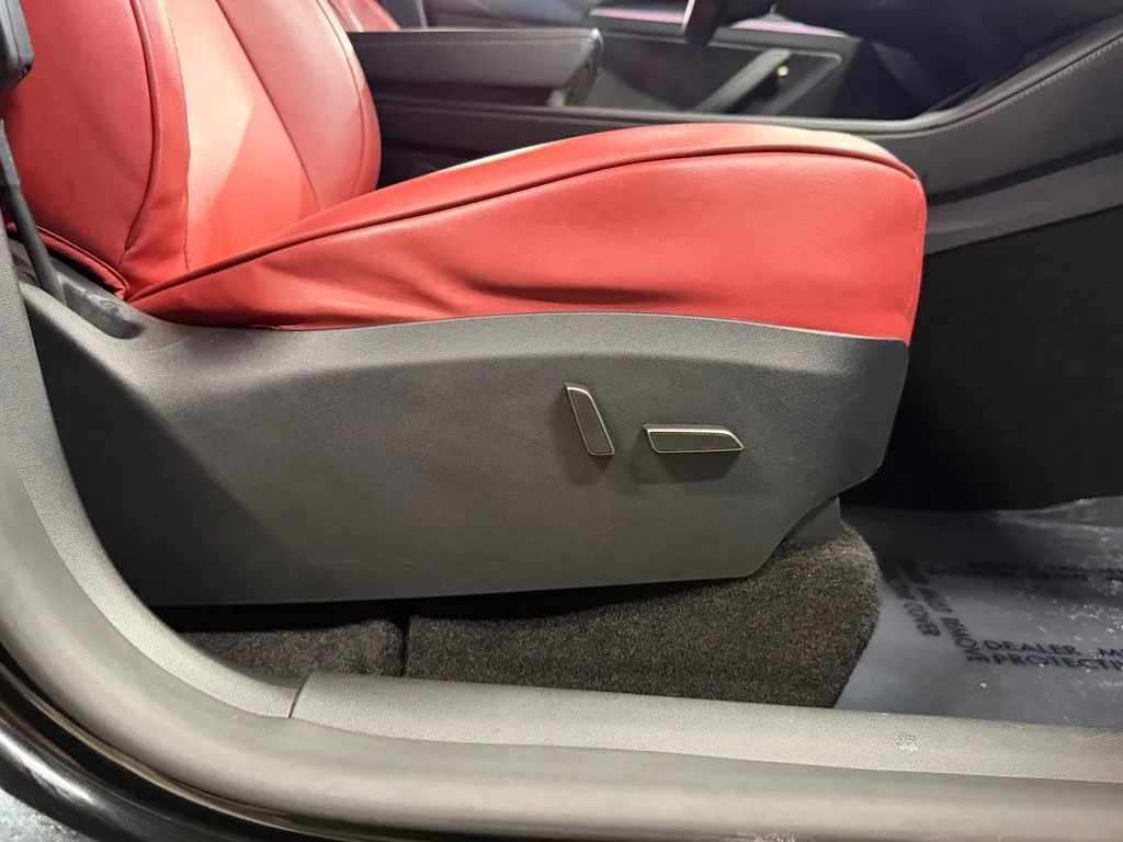 Tesla Model Y photo 34
