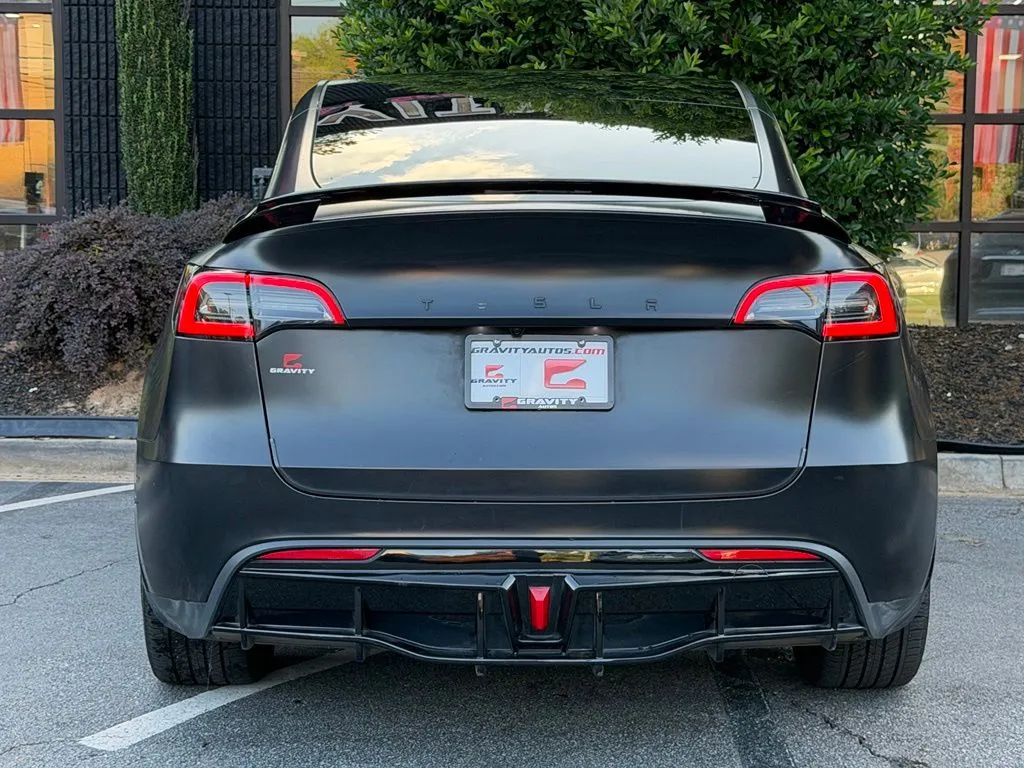Tesla Model Y photo 13