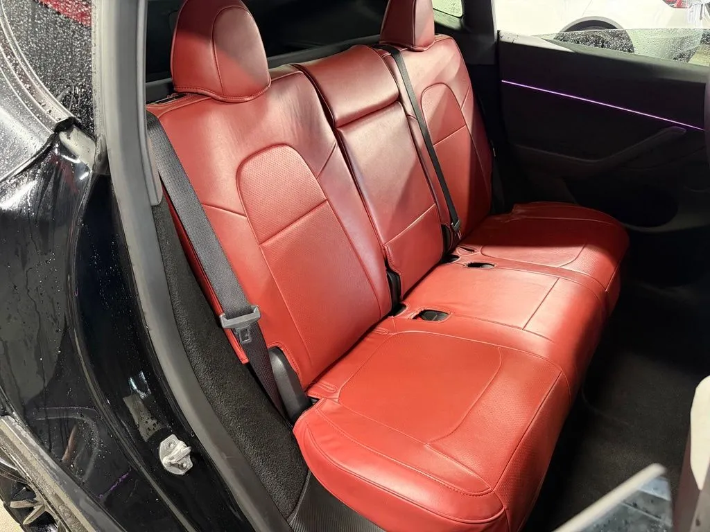 Tesla Model Y photo 37