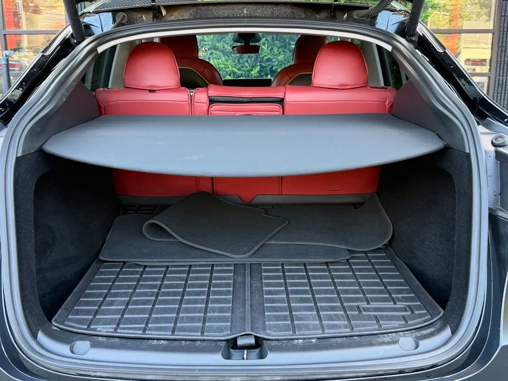 Tesla Model Y photo 17