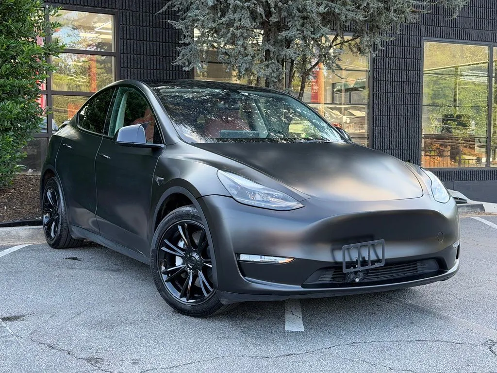 Tesla Model Y photo 6
