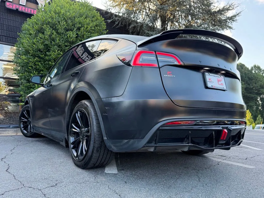 Tesla Model Y photo 19