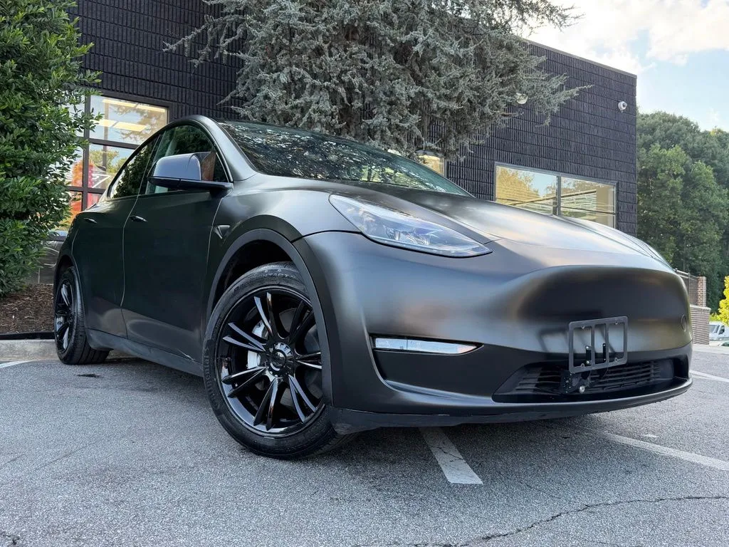 Tesla Model Y photo 7