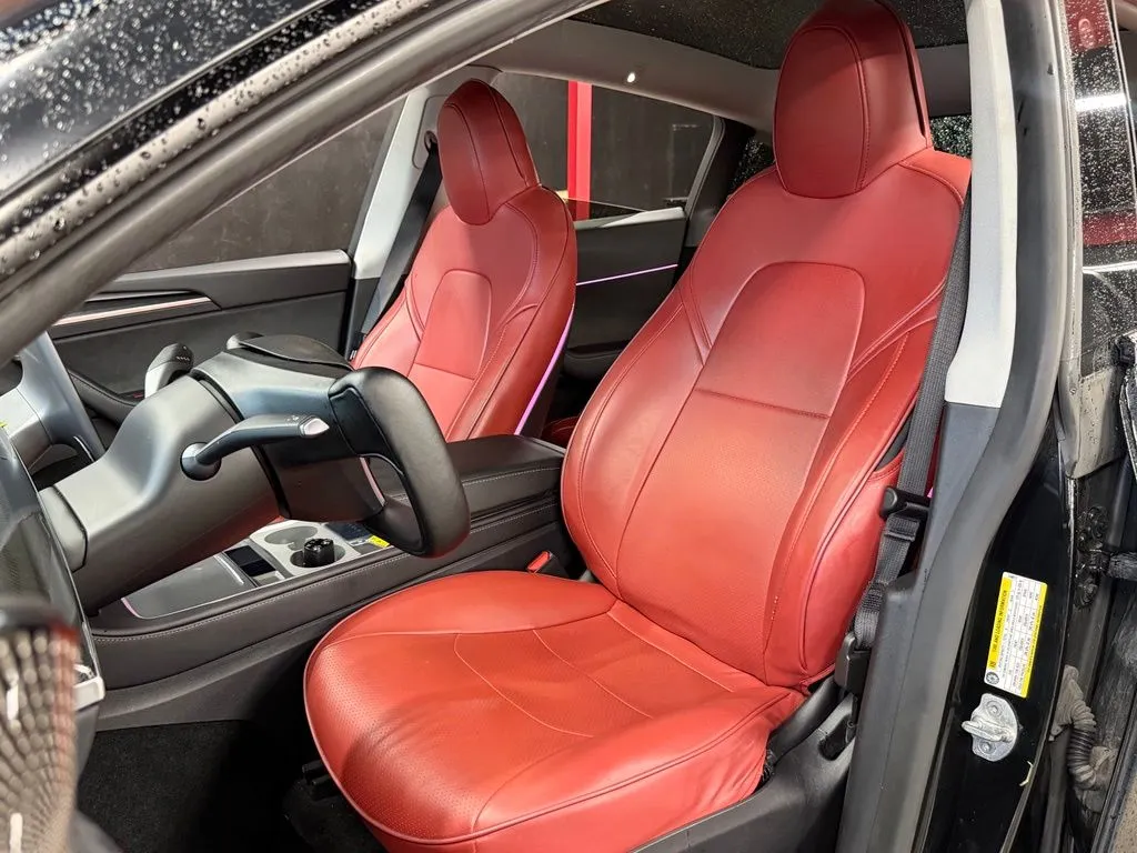 Tesla Model Y photo 25