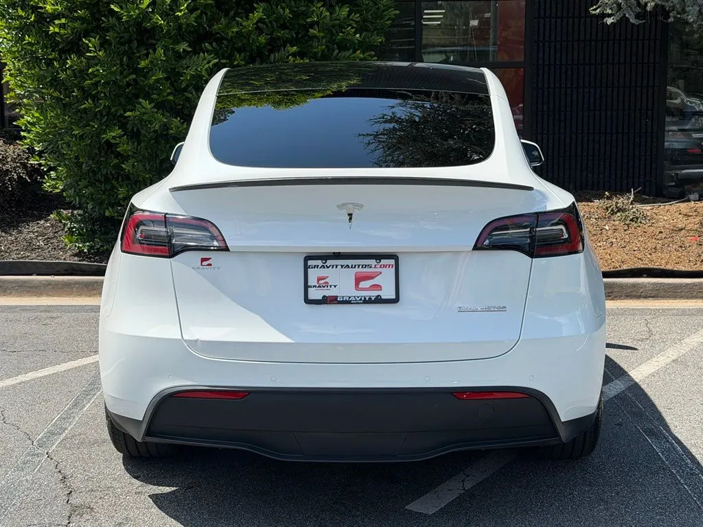Tesla Model Y photo 14