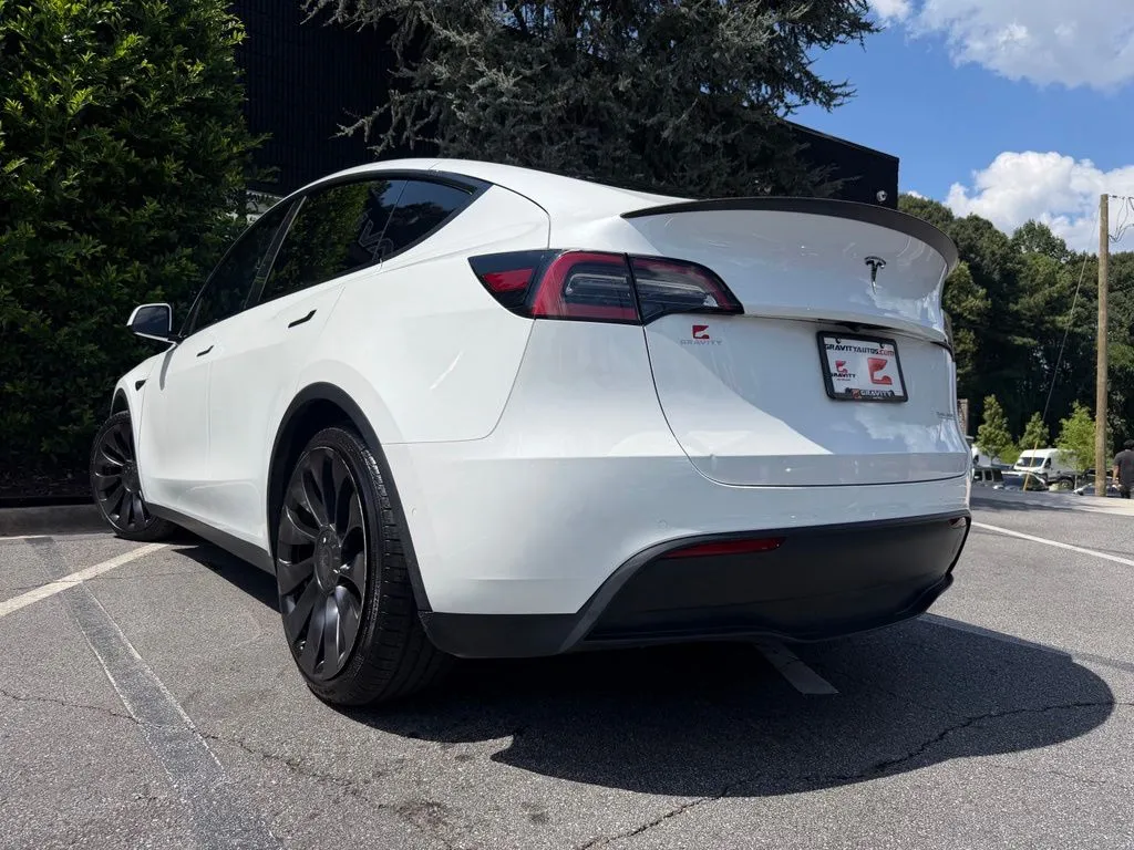 Tesla Model Y photo 20
