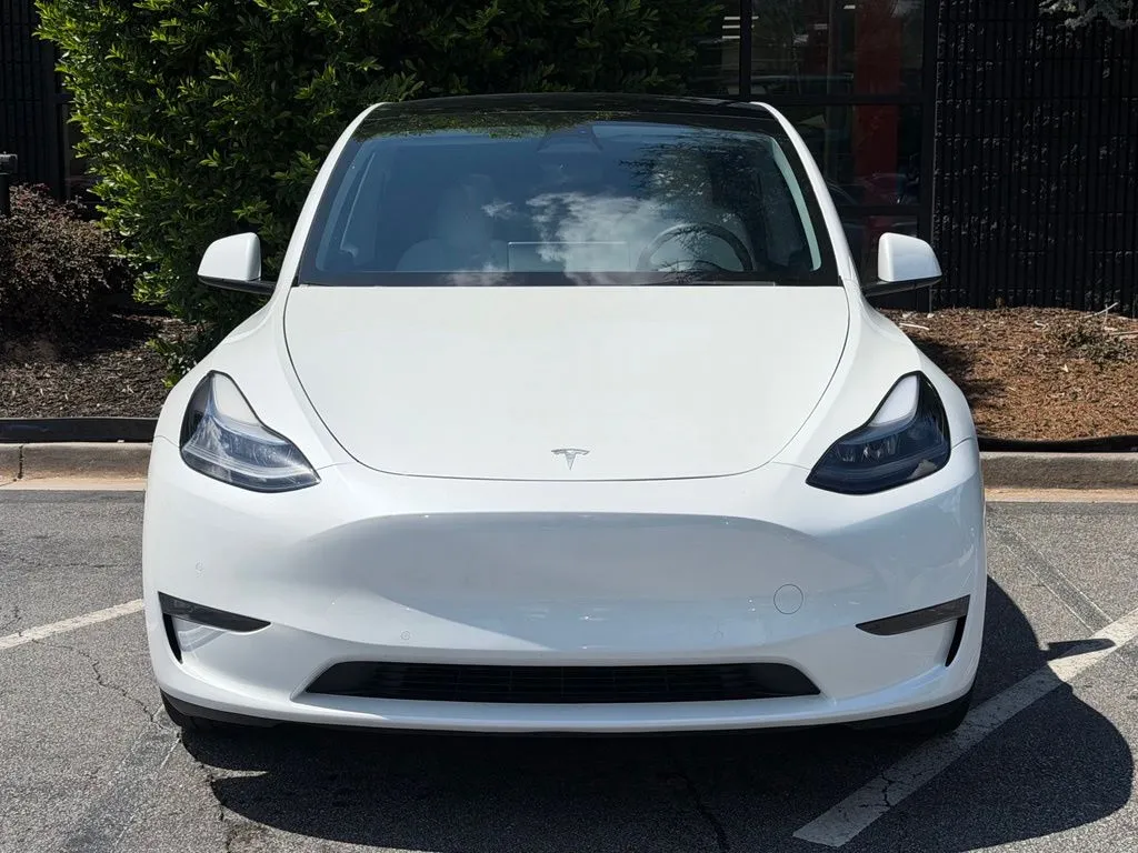 Tesla Model Y photo 3