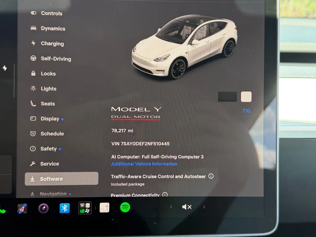 Tesla Model Y photo 51