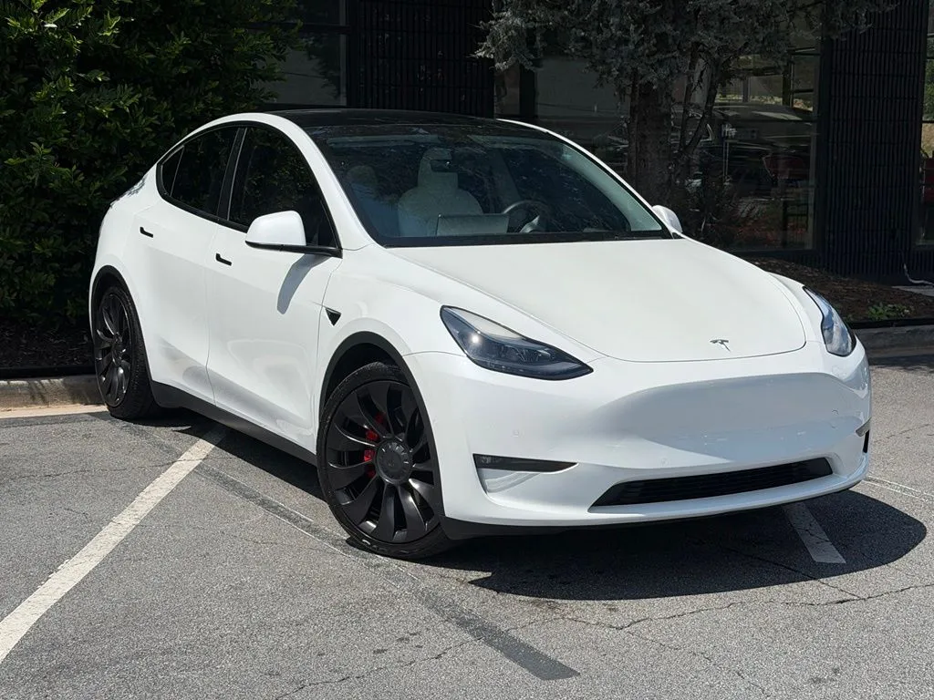Tesla Model Y photo 7