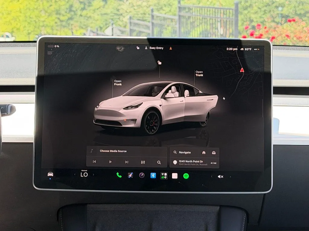 Tesla Model Y photo 45