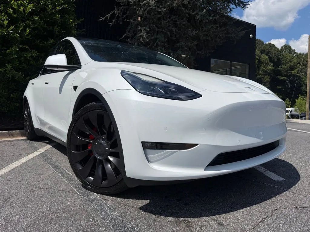 Tesla Model Y photo 8