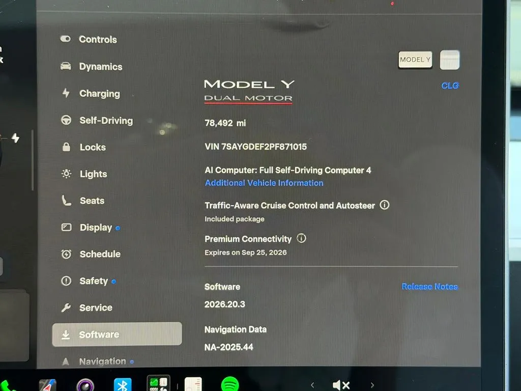 Tesla Model Y photo 52