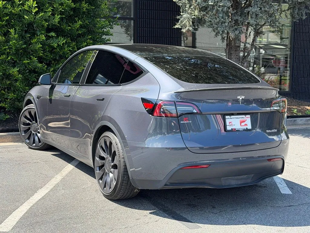 Tesla Model Y photo 19