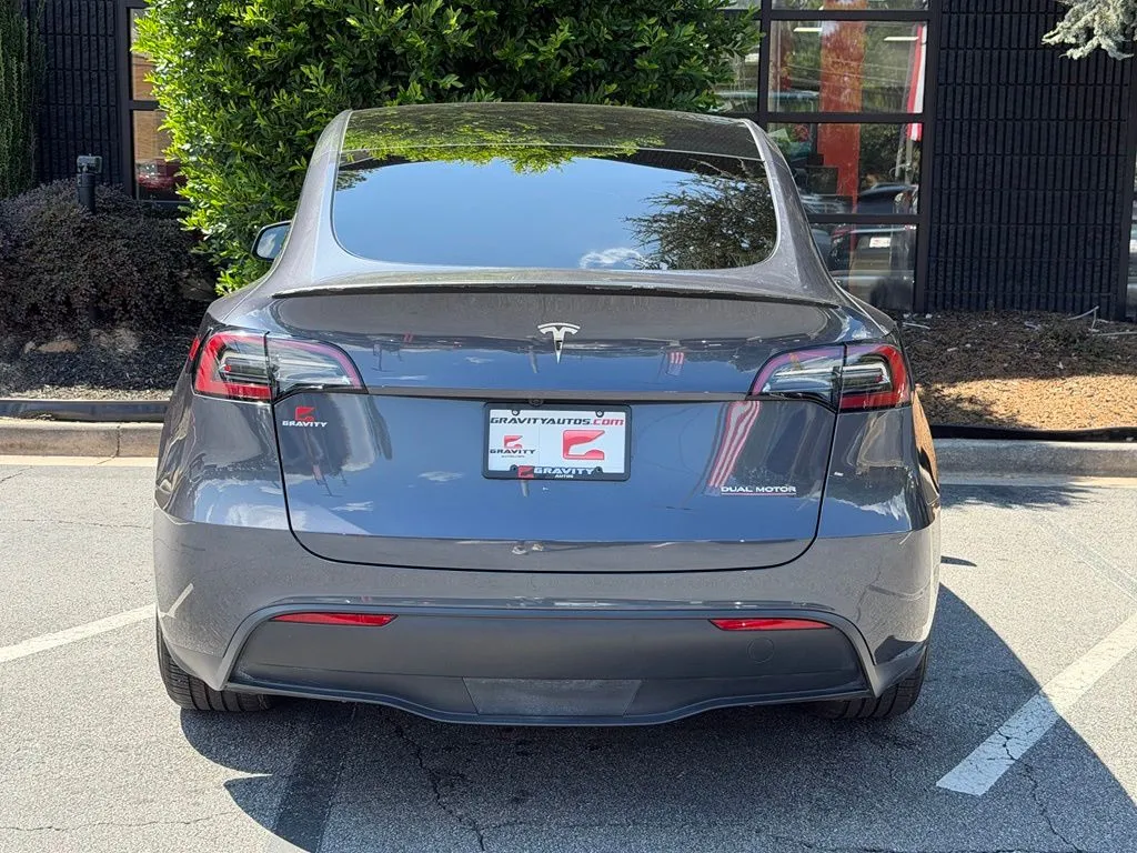 Tesla Model Y photo 14