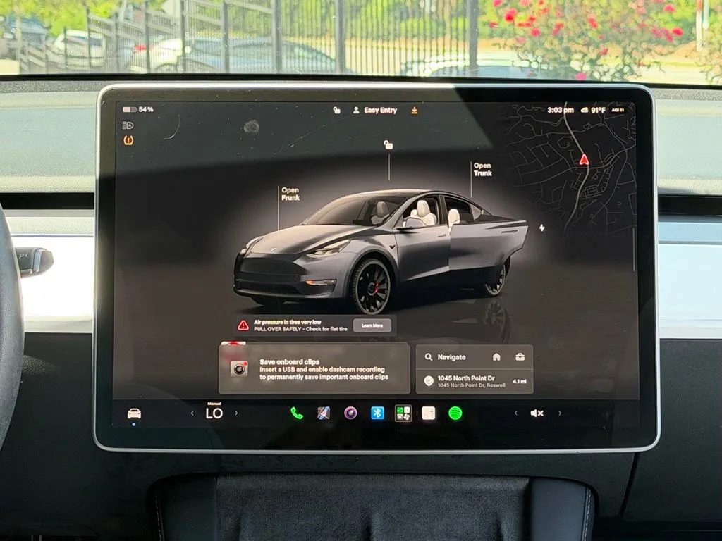 Tesla Model Y photo 46