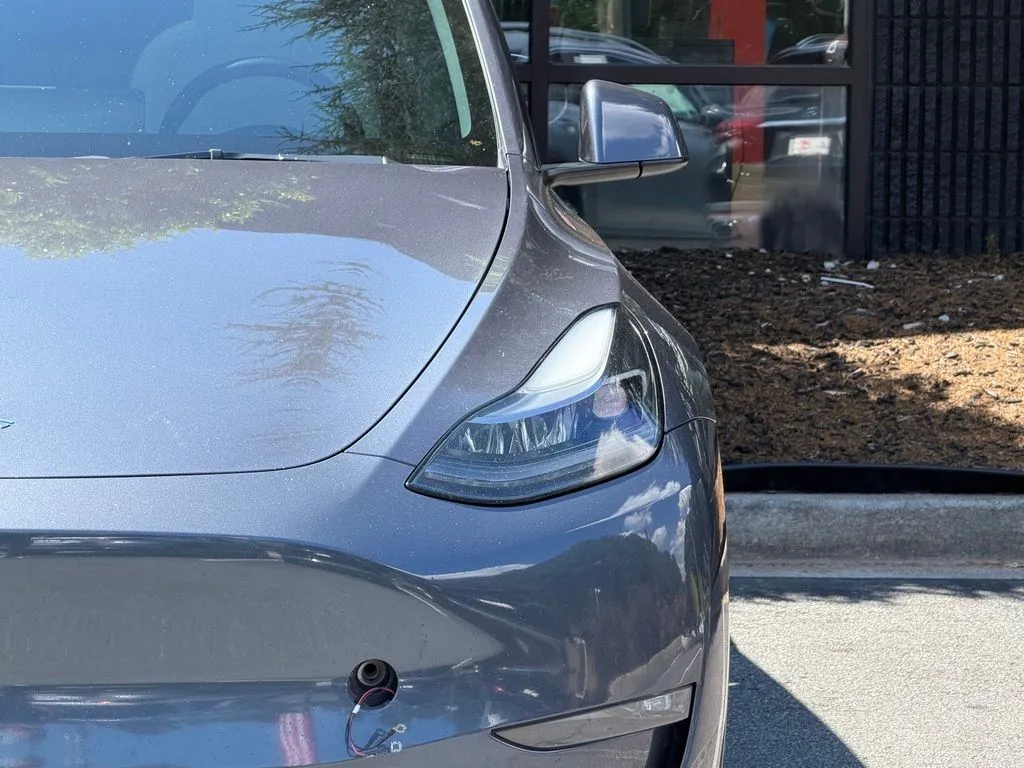 Tesla Model Y photo 6