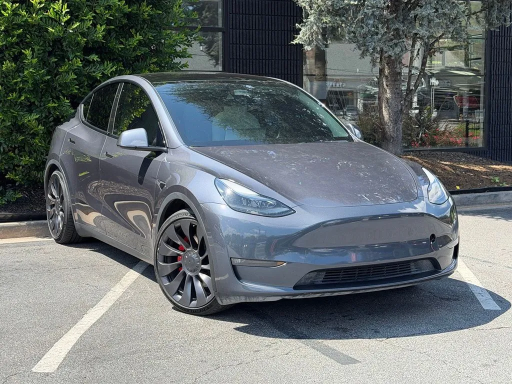Tesla Model Y photo 7