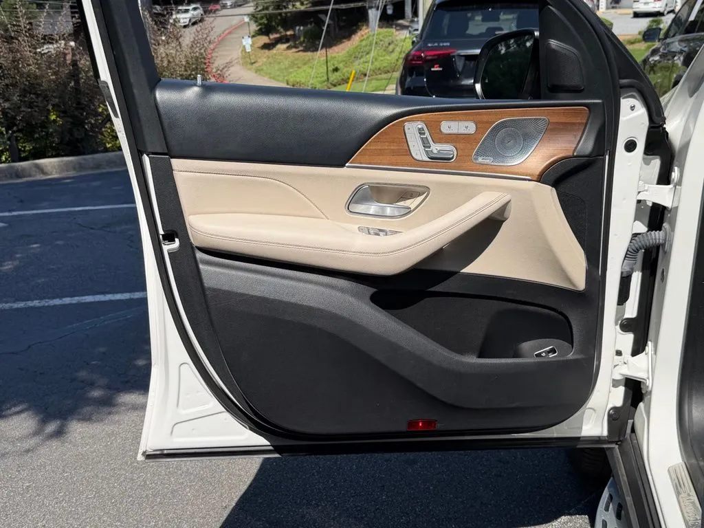 Mercedes-Benz GLE photo 28