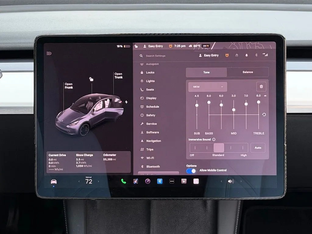 Tesla Model Y photo 46