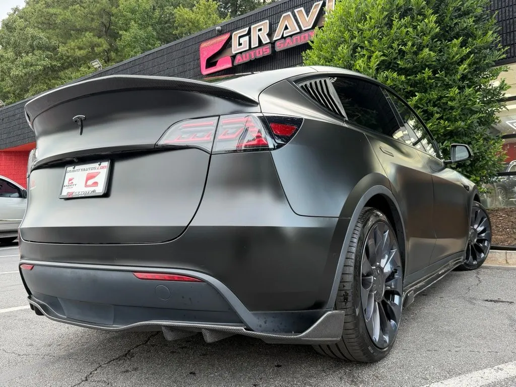 Tesla Model Y photo 13