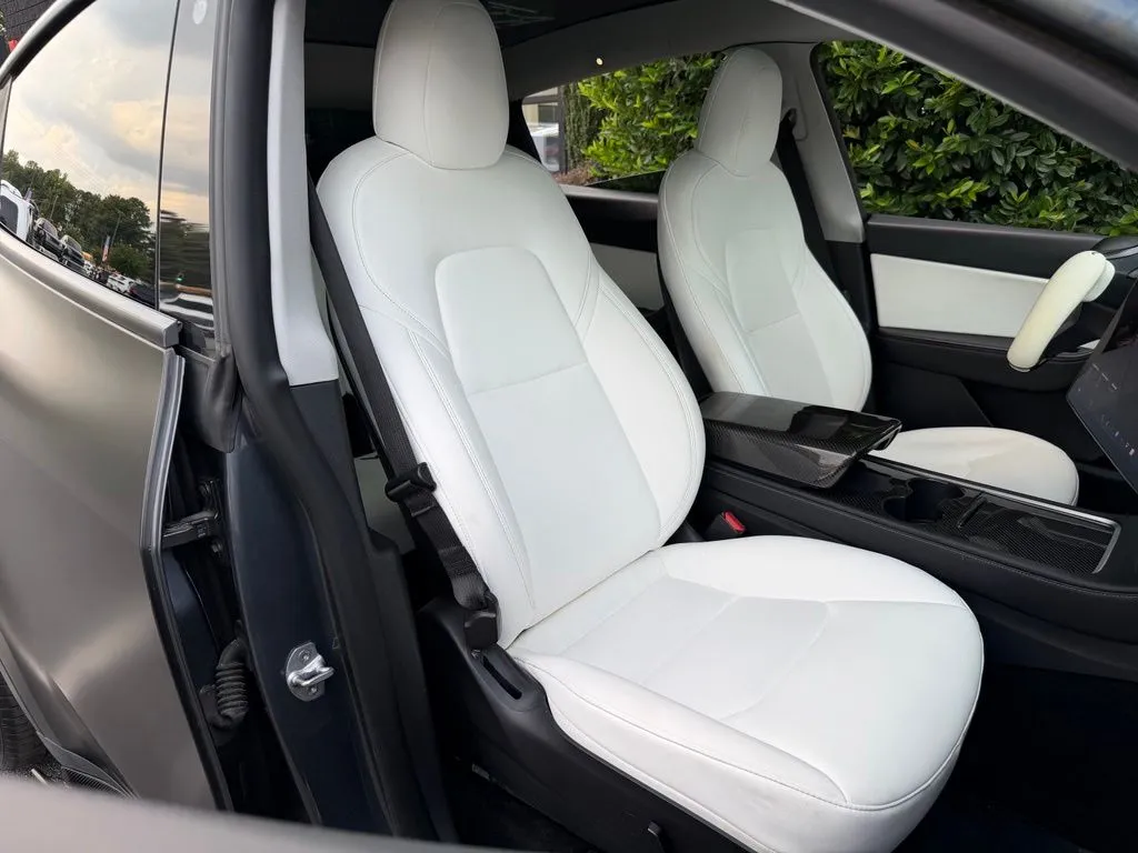 Tesla Model Y photo 34