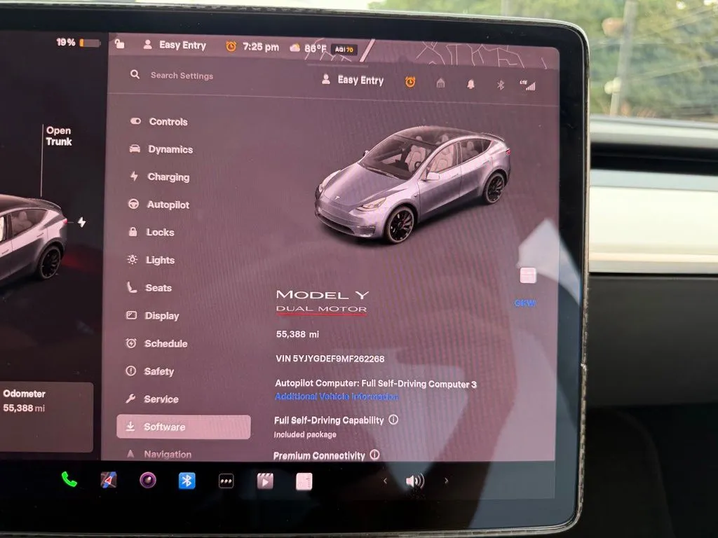 Tesla Model Y photo 52
