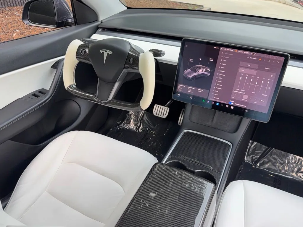 Tesla Model Y photo 41