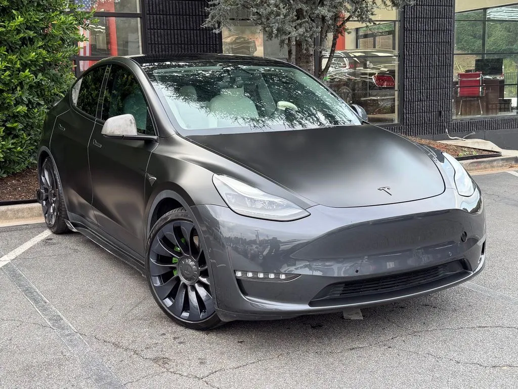 Tesla Model Y photo 7