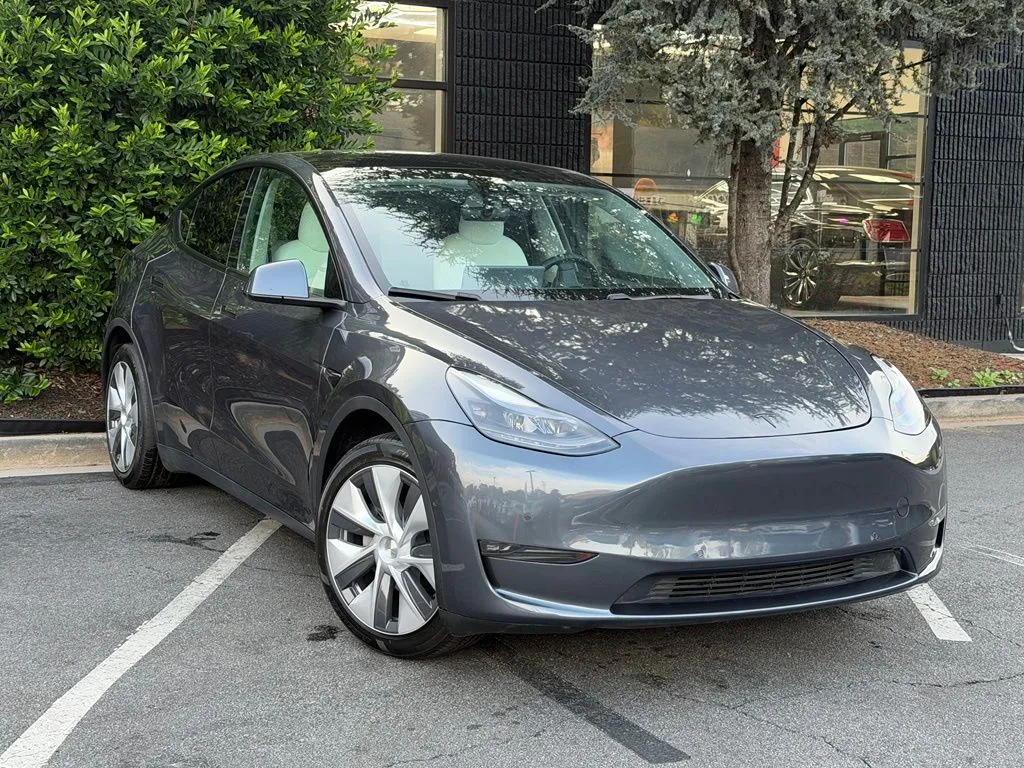 Tesla Model Y photo 7