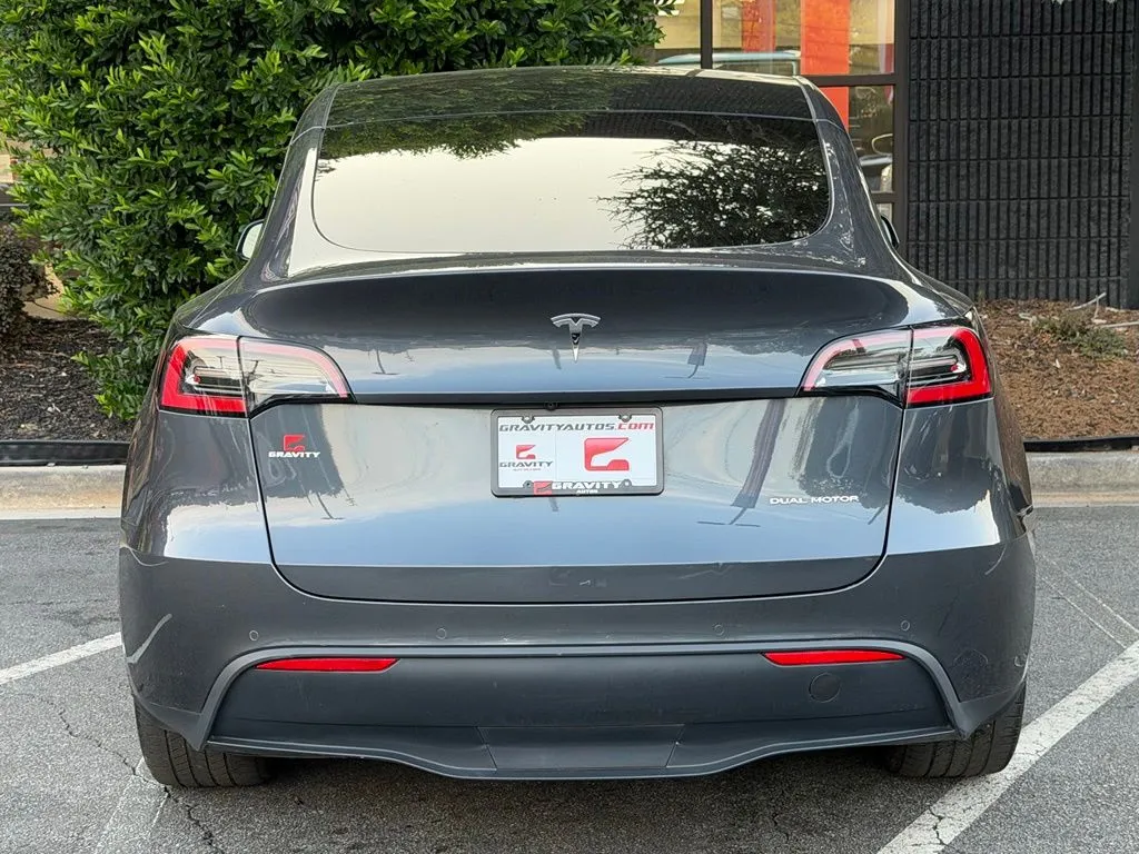 Tesla Model Y photo 14