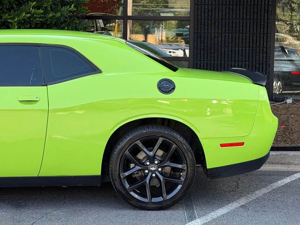 Dodge Challenger photo 11
