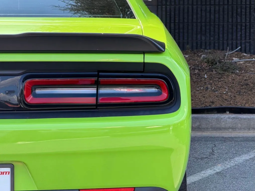 Dodge Challenger photo 16