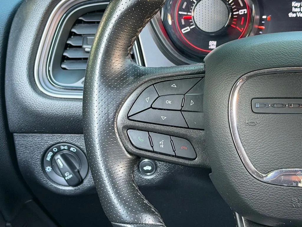 Dodge Challenger photo 42