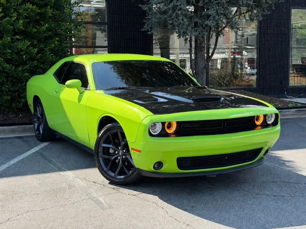 Dodge Challenger photo 7