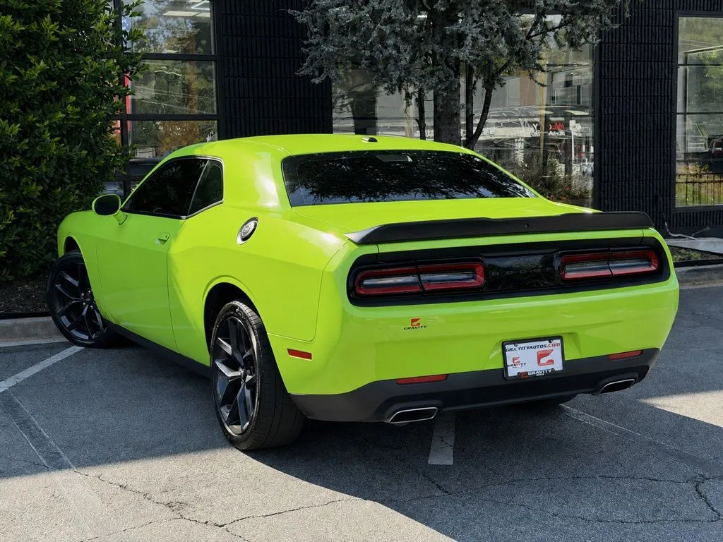 Dodge Challenger photo 19