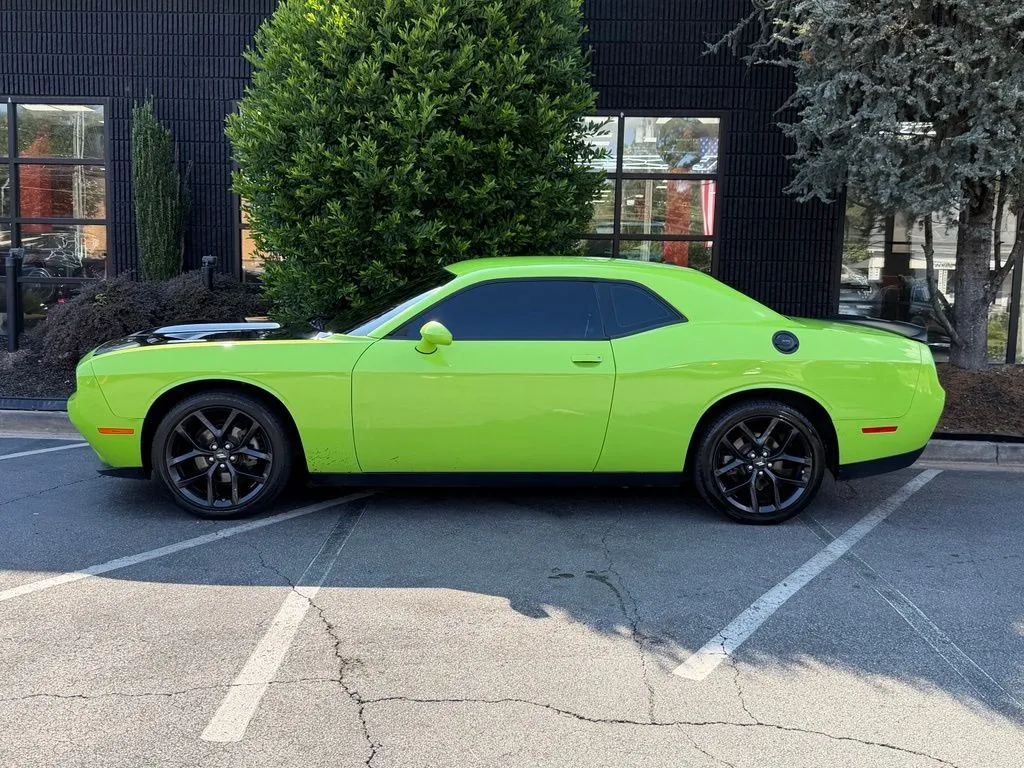 Dodge Challenger photo 9