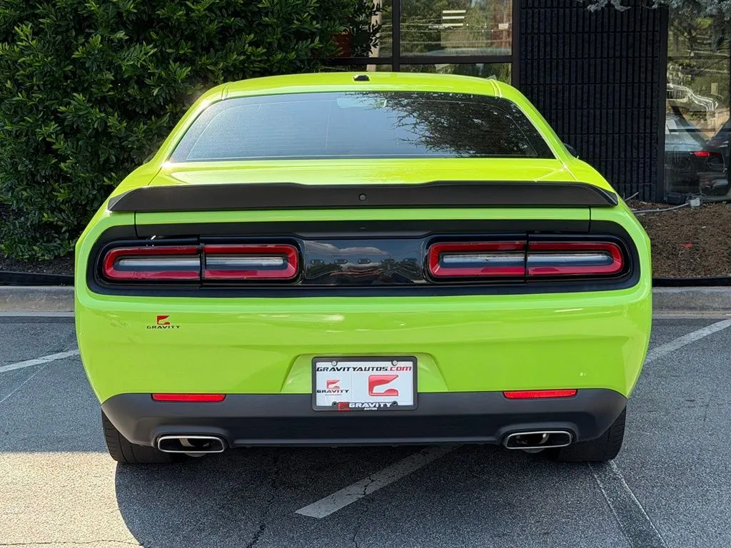 Dodge Challenger photo 14