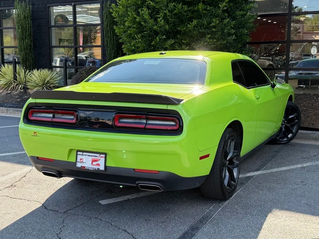 Dodge Challenger photo 12