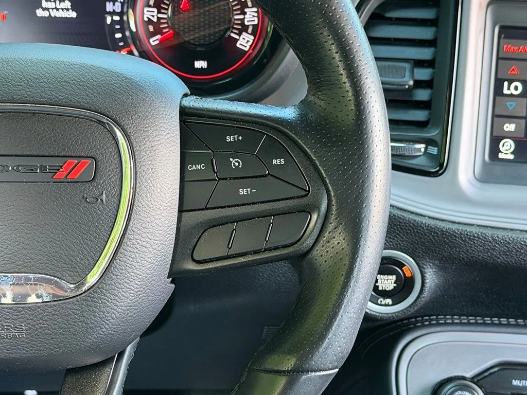Dodge Challenger photo 43